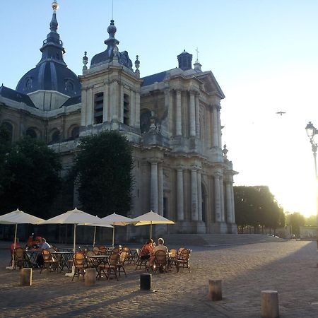 Les Carres Apartment Versailles Bagian luar foto